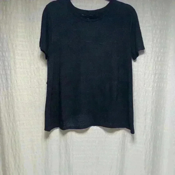 Banana  Republic Linen blend short-sleeved shirt. Ladies size M - Picture 1 of 8